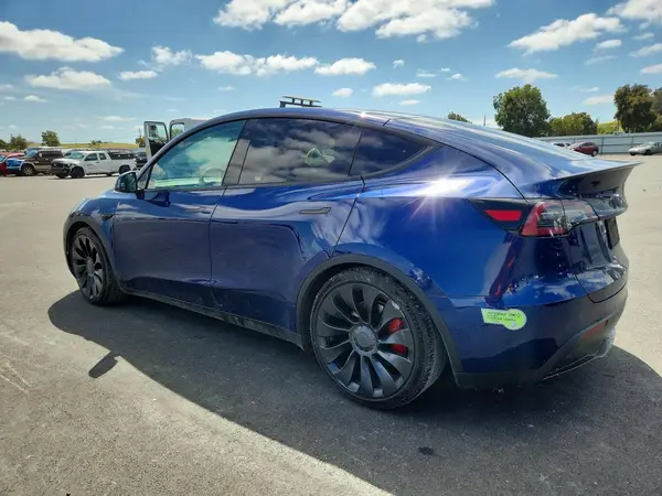7SAYGDEFXNF437700 2022 TESLA MODEL Y - Image 2
