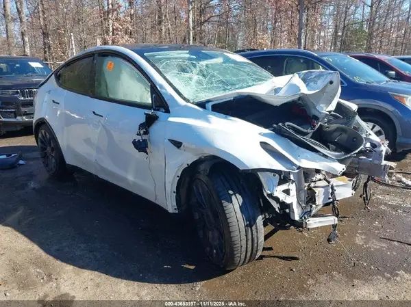 7SAYGDEFXNF440239 2022 TESLA MODEL Y - Image 1