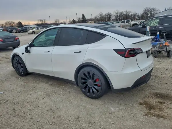 7SAYGDEFXNF450530 2022 TESLA MODEL Y - Image 2