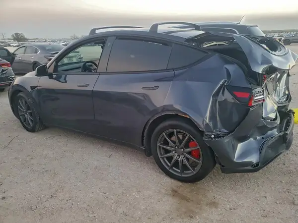 7SAYGDEFXNF457753 2022 TESLA MODEL Y - Image 2