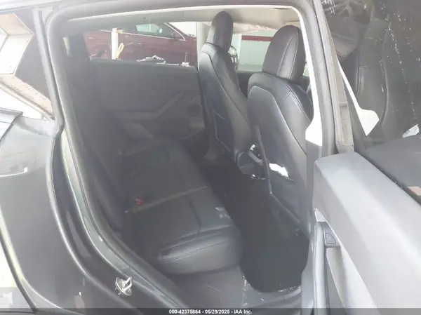 7SAYGDEFXNF460460 2022 TESLA MODEL Y - Image 8
