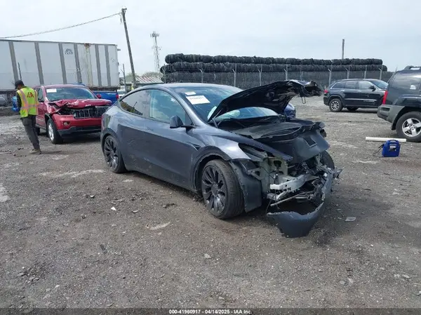 7SAYGDEFXNF462693 2022 TESLA MODEL Y - Image 1