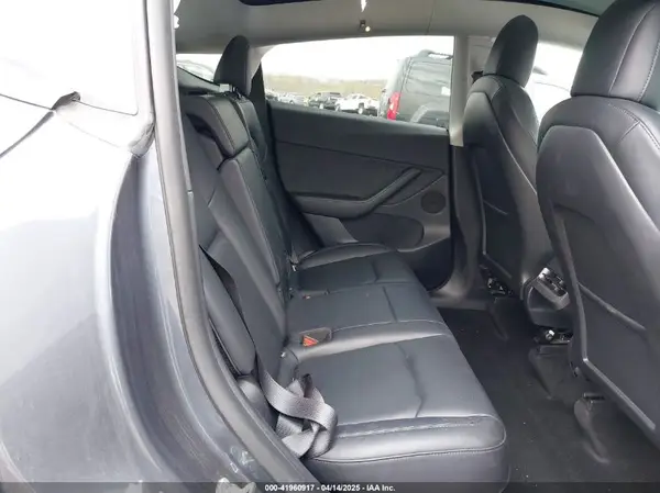 7SAYGDEFXNF462693 2022 TESLA MODEL Y - Image 8