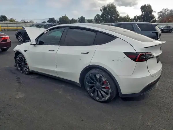7SAYGDEFXNF485715 2022 TESLA MODEL Y - Image 2
