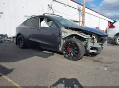 7SAYGDEFXNF490204 2022 TESLA MODEL Y