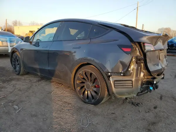 7SAYGDEFXNF495306 2022 TESLA MODEL Y - Image 2