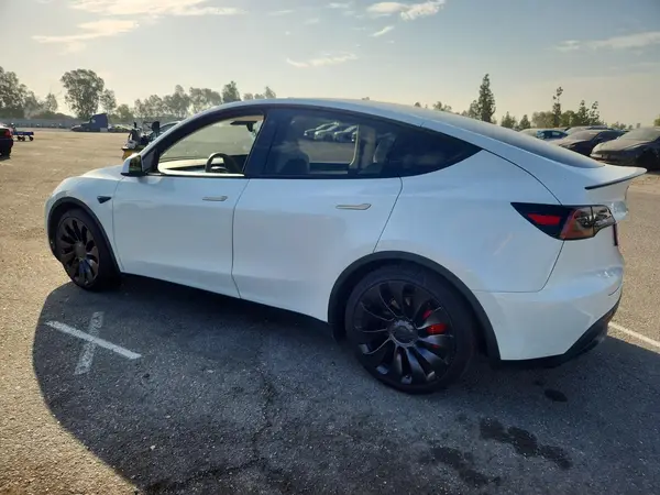 7SAYGDEFXNF495466 2022 TESLA MODEL Y - Image 2