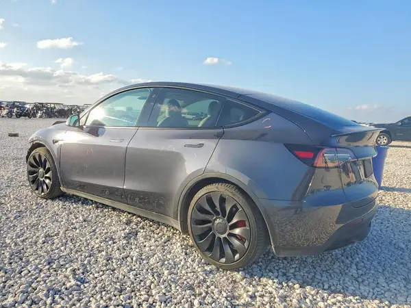 7SAYGDEFXNF498397 2022 TESLA MODEL Y - Image 2