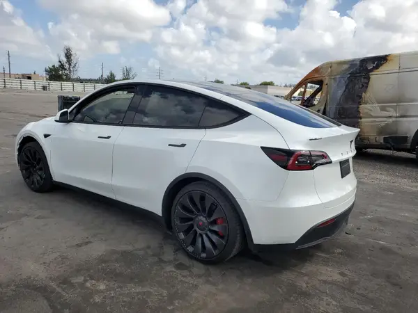 7SAYGDEFXNF510418 2022 TESLA MODEL Y - Image 2