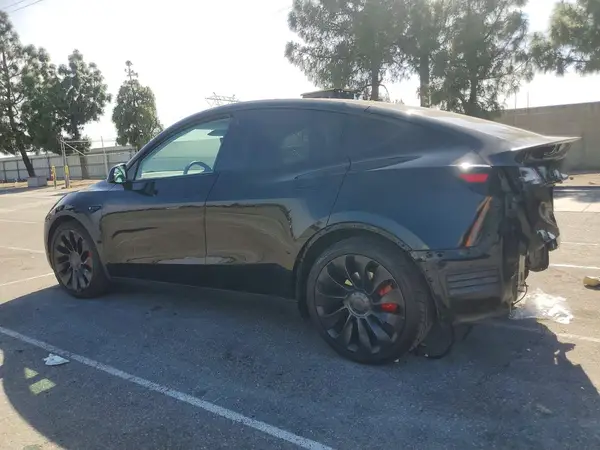 7SAYGDEFXNF533536 2022 TESLA MODEL Y - Image 2