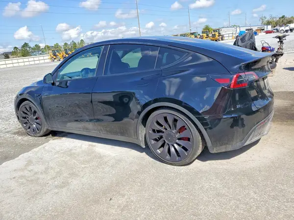 7SAYGDEFXNF536596 2022 TESLA MODEL Y - Image 2