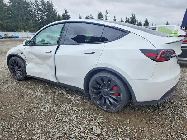 7SAYGDEFXNF539899 2022 TESLA MODEL Y - Image 2