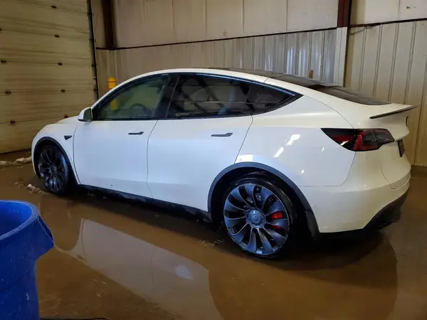 7SAYGDEFXNF551518 2022 TESLA MODEL Y - Image 2