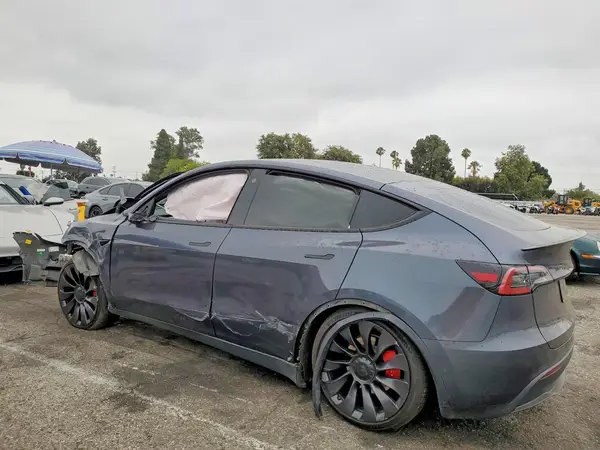 7SAYGDEFXNF551647 2022 TESLA MODEL Y - Image 2