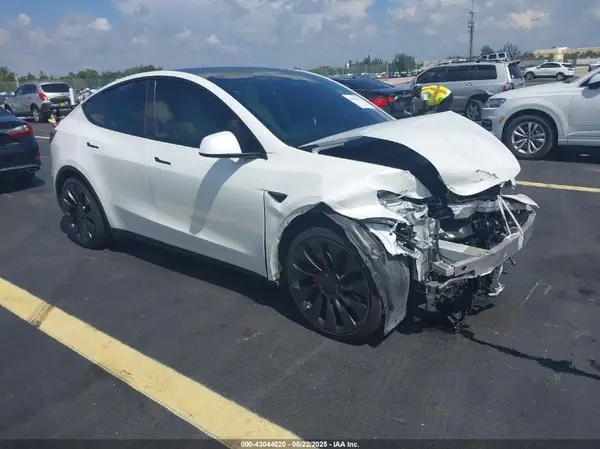 7SAYGDEFXNF567637 2022 TESLA MODEL Y - Image 1