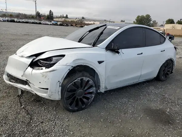 7SAYGDEFXNF568545 2022 TESLA MODEL Y - Image 1
