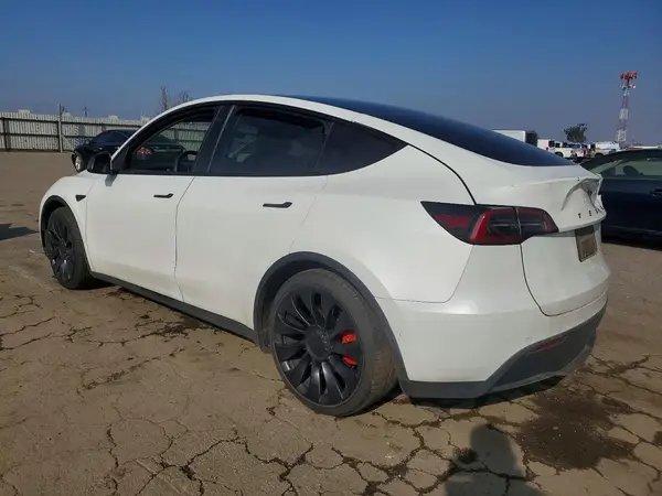 7SAYGDEFXNF568576 2022 TESLA MODEL Y - Image 2