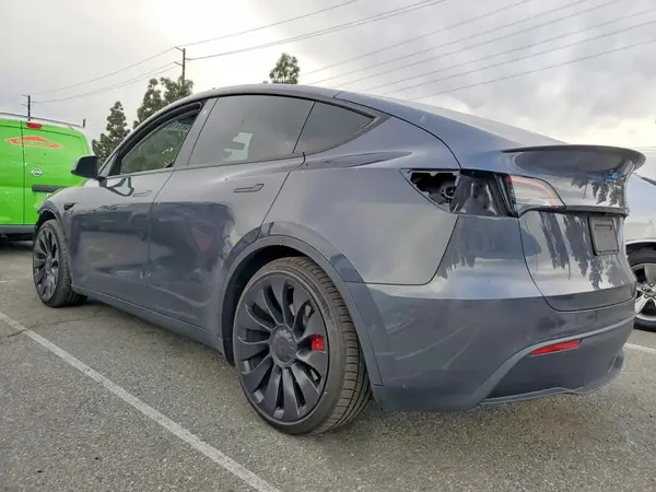 7SAYGDEFXPF582299 2023 TESLA MODEL Y - Image 2