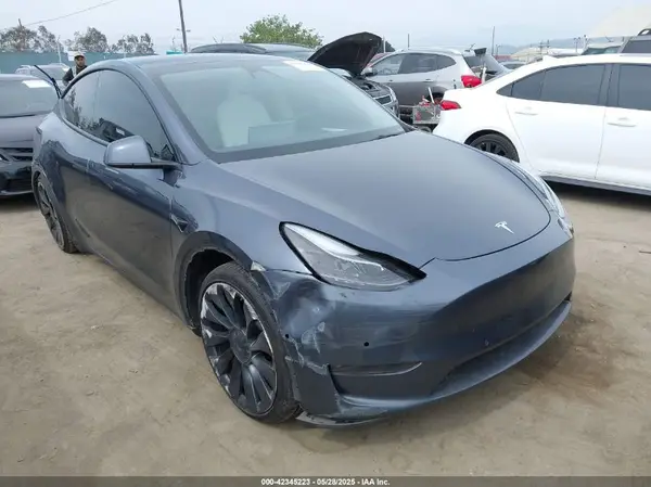 7SAYGDEFXPF585588 2023 TESLA MODEL Y - Image 1