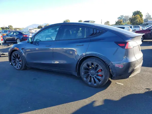7SAYGDEFXPF603054 2023 TESLA MODEL Y - Image 2