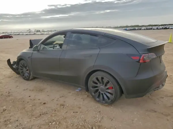 7SAYGDEFXPF618685 2023 TESLA MODEL Y - Image 2