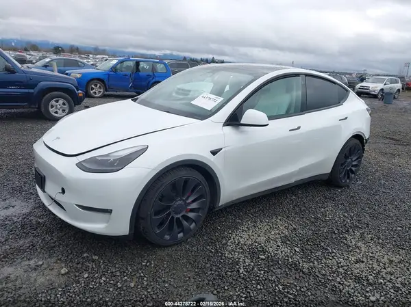 7SAYGDEFXPF630853 2023 TESLA MODEL Y - Image 2