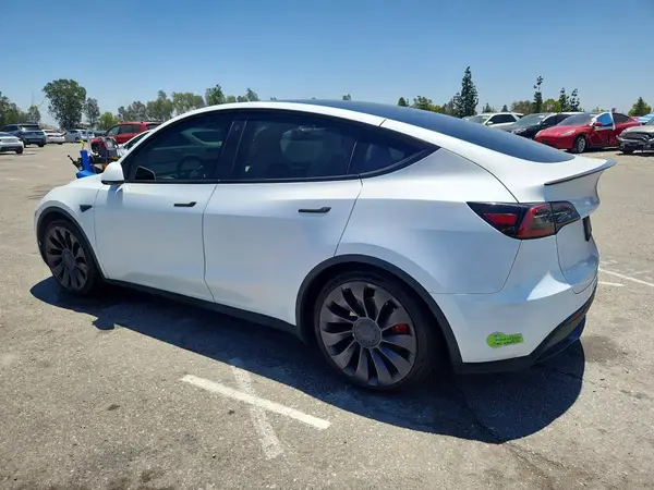 7SAYGDEFXPF631677 2023 TESLA MODEL Y - Image 2