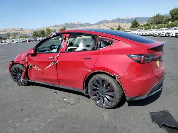 7SAYGDEFXPF663352 2023 TESLA MODEL Y - Image 2