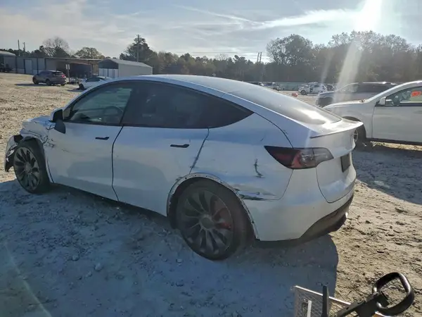 7SAYGDEFXPF663643 2023 TESLA MODEL Y - Image 2
