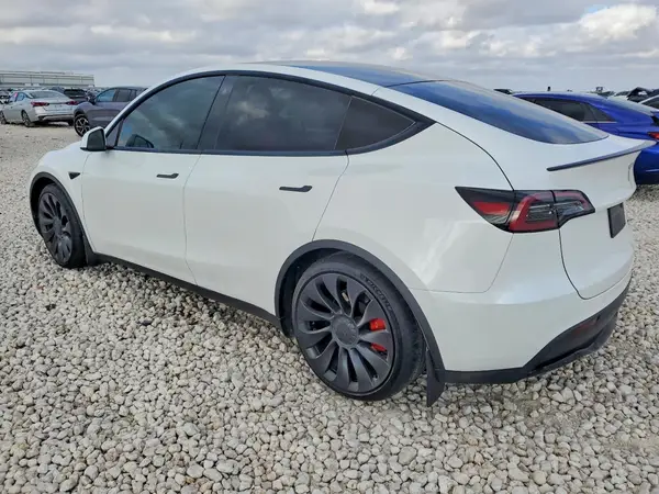 7SAYGDEFXPF665568 2023 TESLA MODEL Y - Image 2