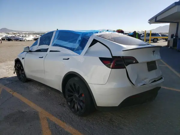 7SAYGDEFXPF698750 2023 TESLA MODEL Y - Image 2