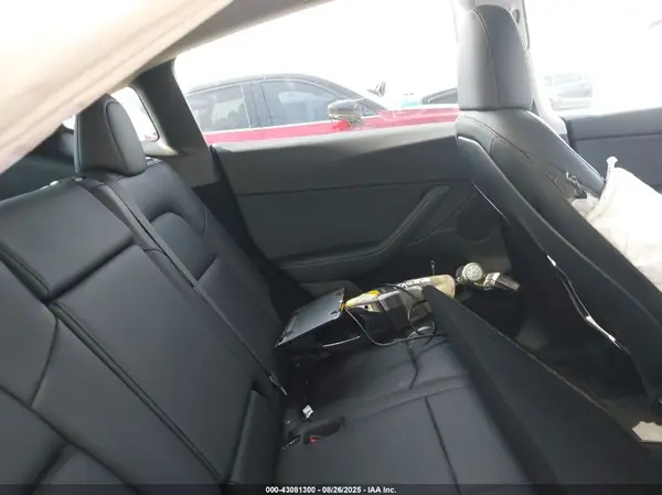 7SAYGDEFXPF711562 2023 TESLA MODEL Y - Image 8