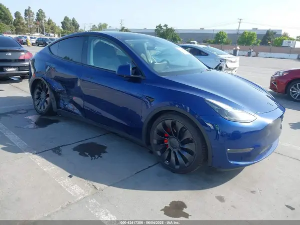 7SAYGDEFXPF712033 2023 TESLA MODEL Y - Image 1