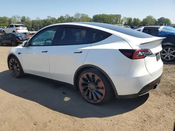 7SAYGDEFXPF712467 2023 TESLA MODEL Y - Image 2