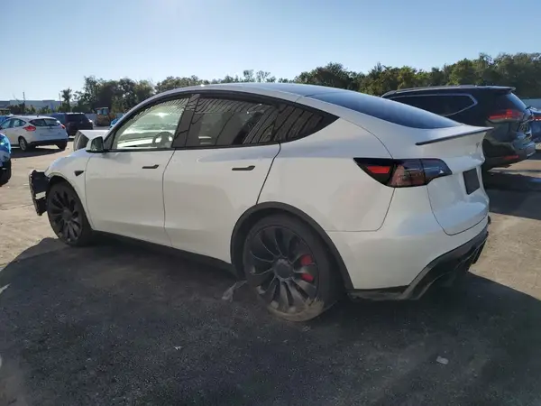 7SAYGDEFXPF714798 2023 TESLA MODEL Y - Image 2
