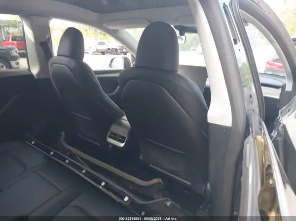 7SAYGDEFXPF767971 2023 TESLA MODEL Y - Image 8
