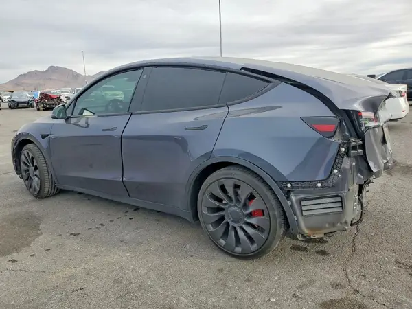 7SAYGDEFXPF782373 2023 TESLA MODEL Y - Image 2