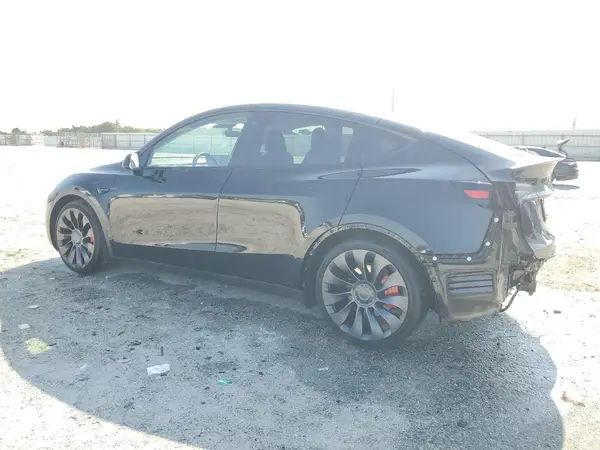 7SAYGDEFXPF784107 2023 TESLA MODEL Y - Image 2