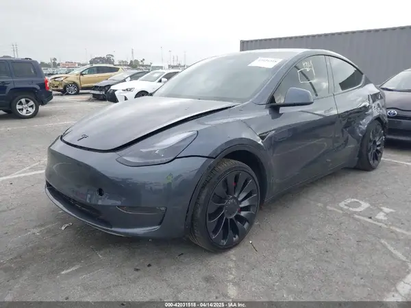 7SAYGDEFXPF785838 2023 TESLA MODEL Y - Image 2