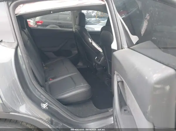 7SAYGDEFXPF785838 2023 TESLA MODEL Y - Image 8