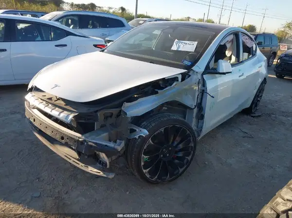 7SAYGDEFXPF789968 2023 TESLA MODEL Y - Image 2