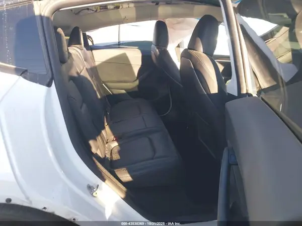 7SAYGDEFXPF789968 2023 TESLA MODEL Y - Image 8