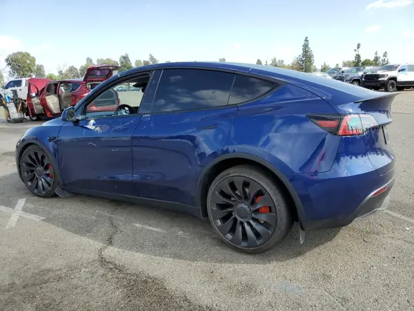 7SAYGDEFXPF790392 2023 TESLA MODEL Y - Image 2