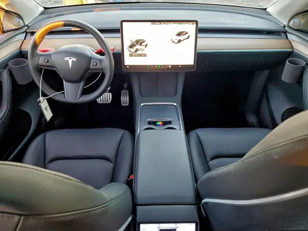 7SAYGDEFXPF796855 2023 TESLA MODEL Y - Image 8