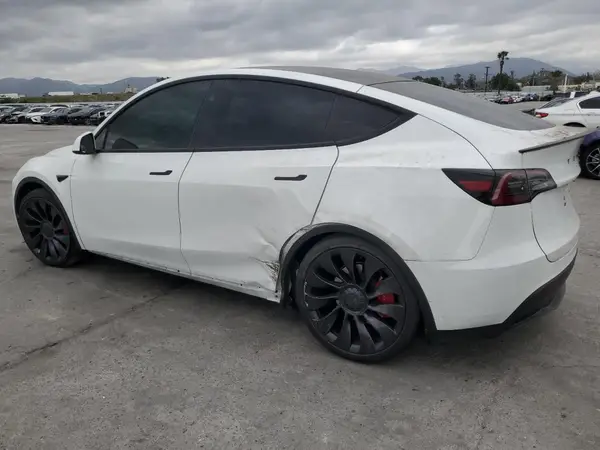 7SAYGDEFXPF801908 2023 TESLA MODEL Y - Image 2