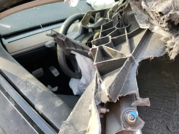7SAYGDEFXPF813749 2023 TESLA MODEL Y - Image 8