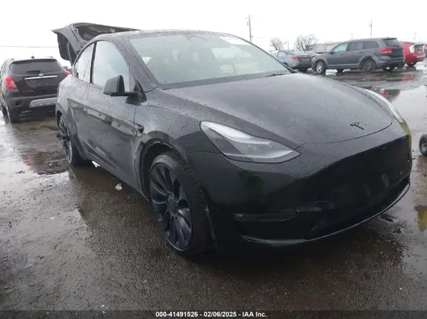 7SAYGDEFXPF827019 2023 TESLA MODEL Y - Image 1