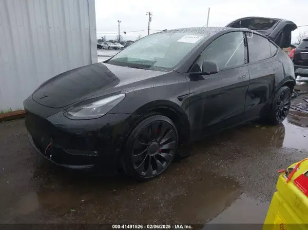 7SAYGDEFXPF827019 2023 TESLA MODEL Y - Image 2