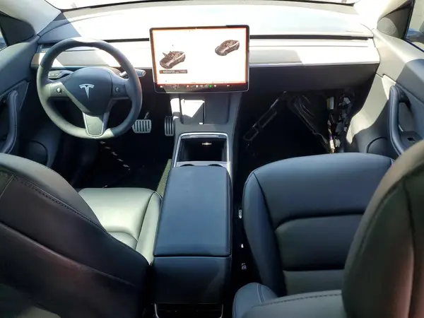 7SAYGDEFXPF832883 2023 TESLA MODEL Y - Image 8