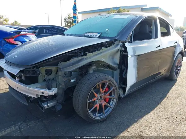 7SAYGDEFXPF834181 2023 TESLA MODEL Y - Image 2